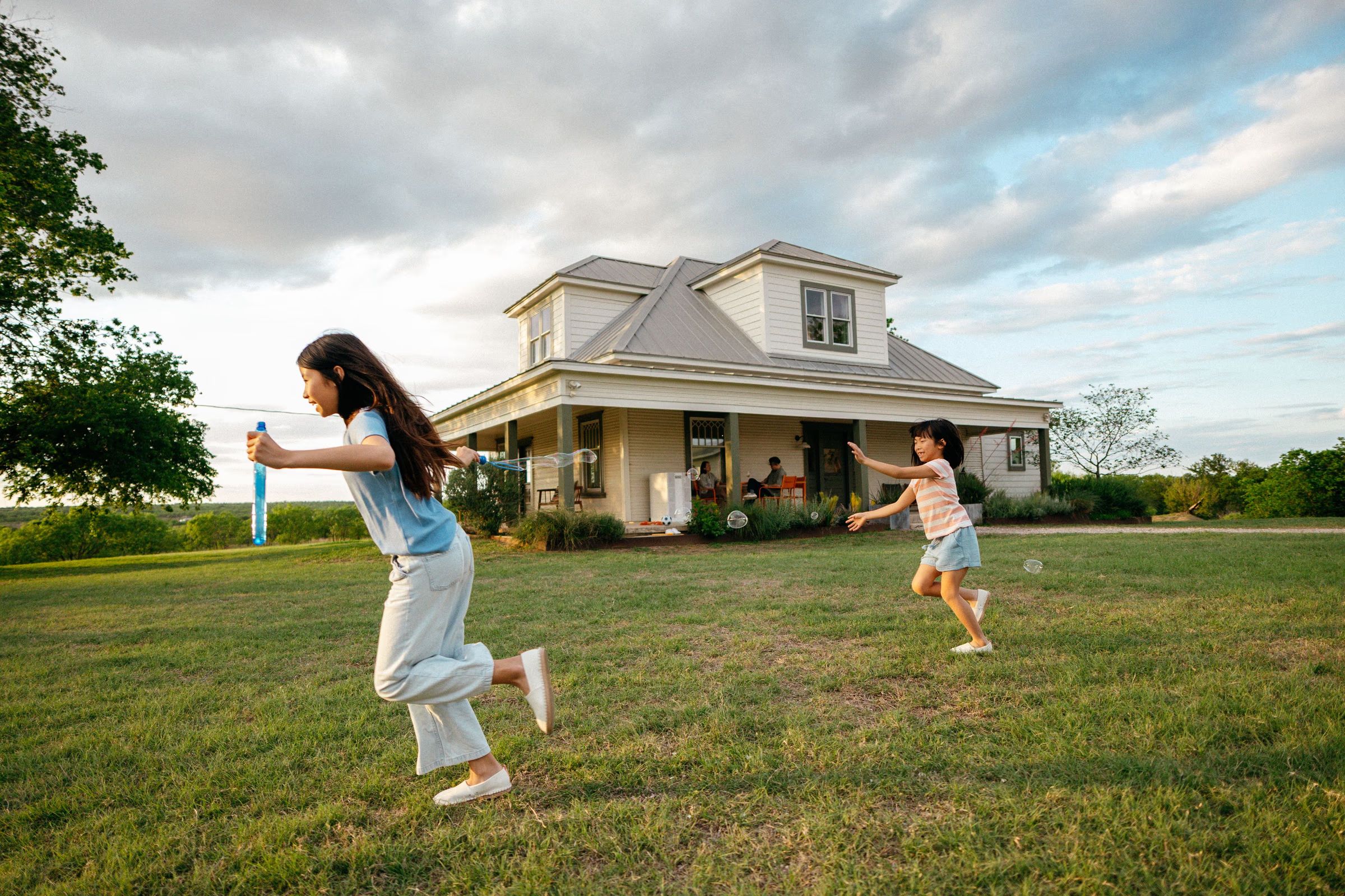 An Illinois family at home with their Base battery