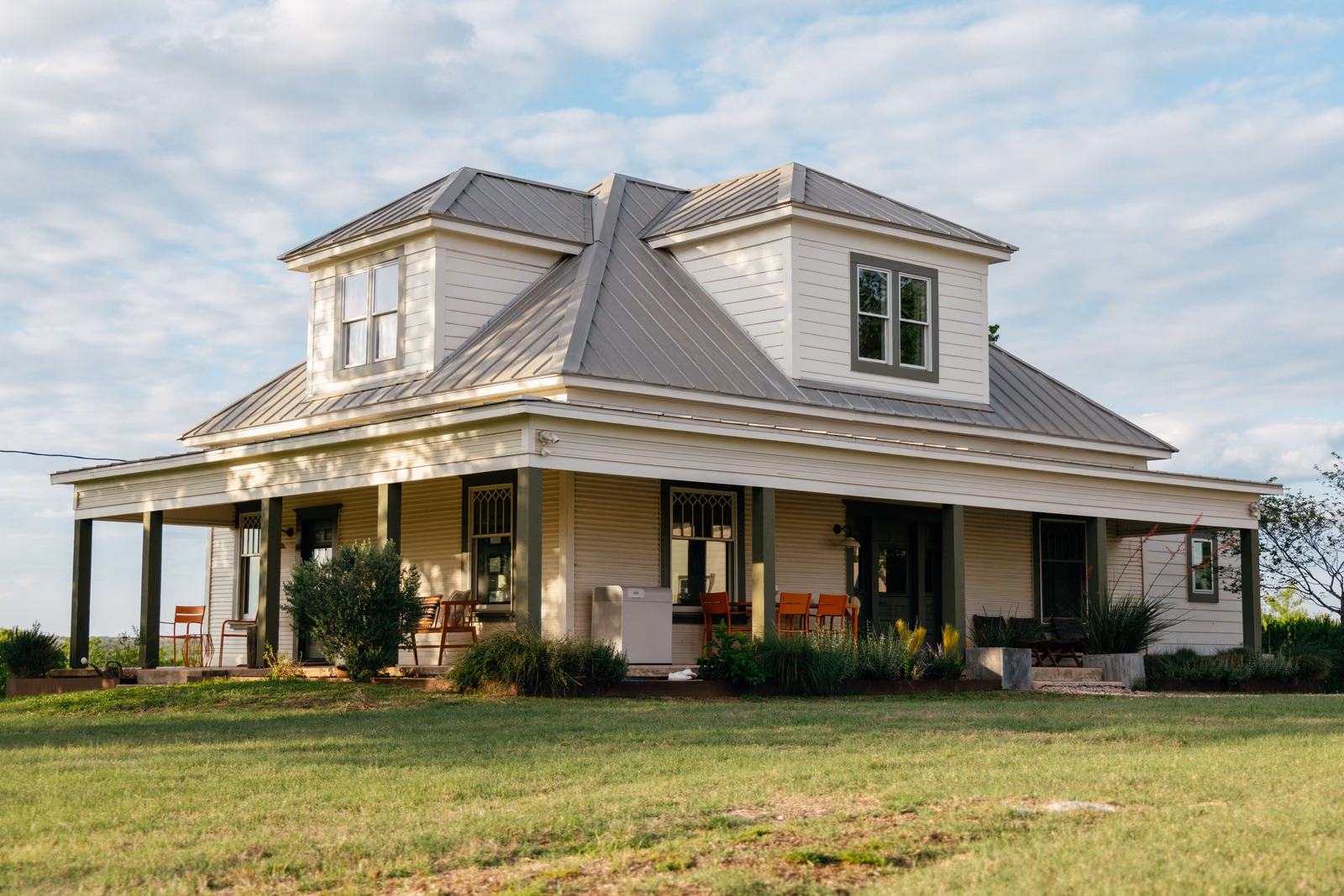 A Texas home with a wraparound porch